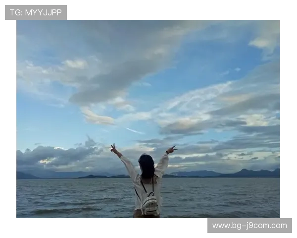 小薇因为伤病无法再踢足球了告别赛场开启新的人生篇章